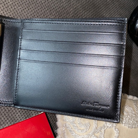 Salvatore Ferragamo Wallet - Picture 5 of 5